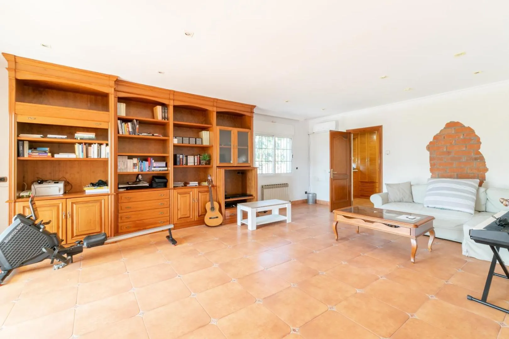 Villa Large 5-Bed Villa, Mountain And Beach, At 30' From Barcelona Vallromanes Spain