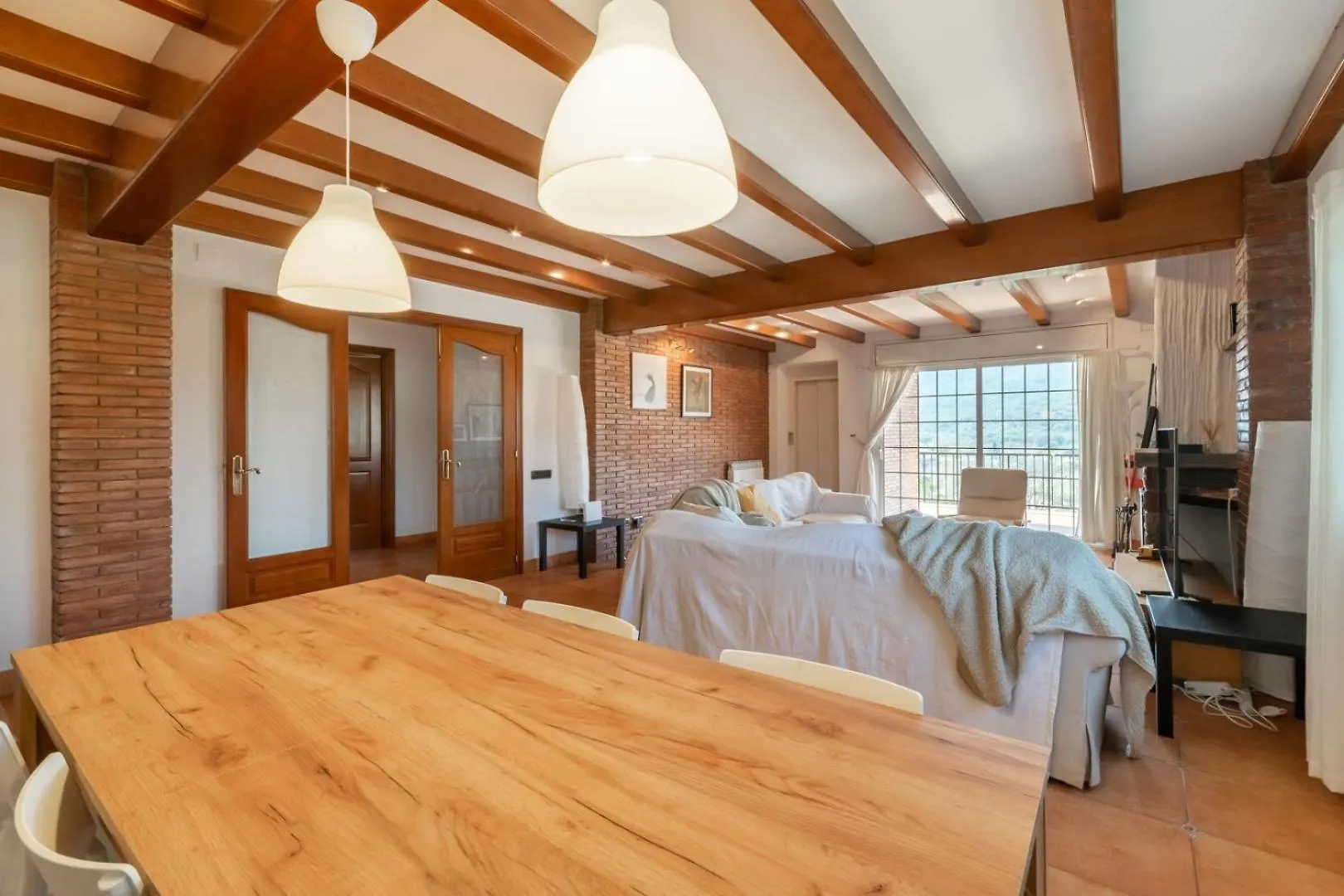 Large 5-Bed Villa, Mountain And Beach, At 30' From Barcelona Vallromanes Villa