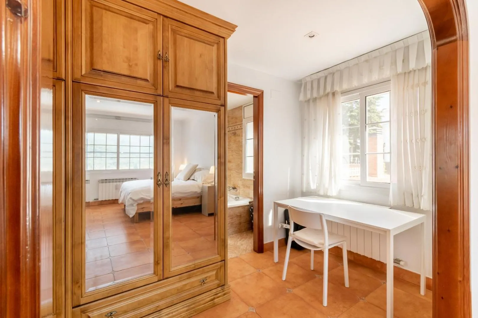 Large 5-Bed Villa, Mountain And Beach, At 30' From Barcelona Vallromanes Spain