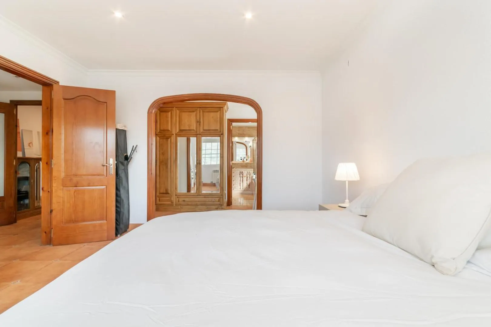 Large 5-Bed Villa, Mountain And Beach, At 30' From Barcelona Vallromanes Spain