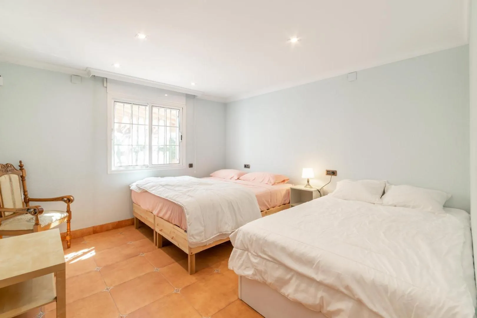 Large 5-Bed Villa, Mountain And Beach, At 30' From Barcelona Vallromanes