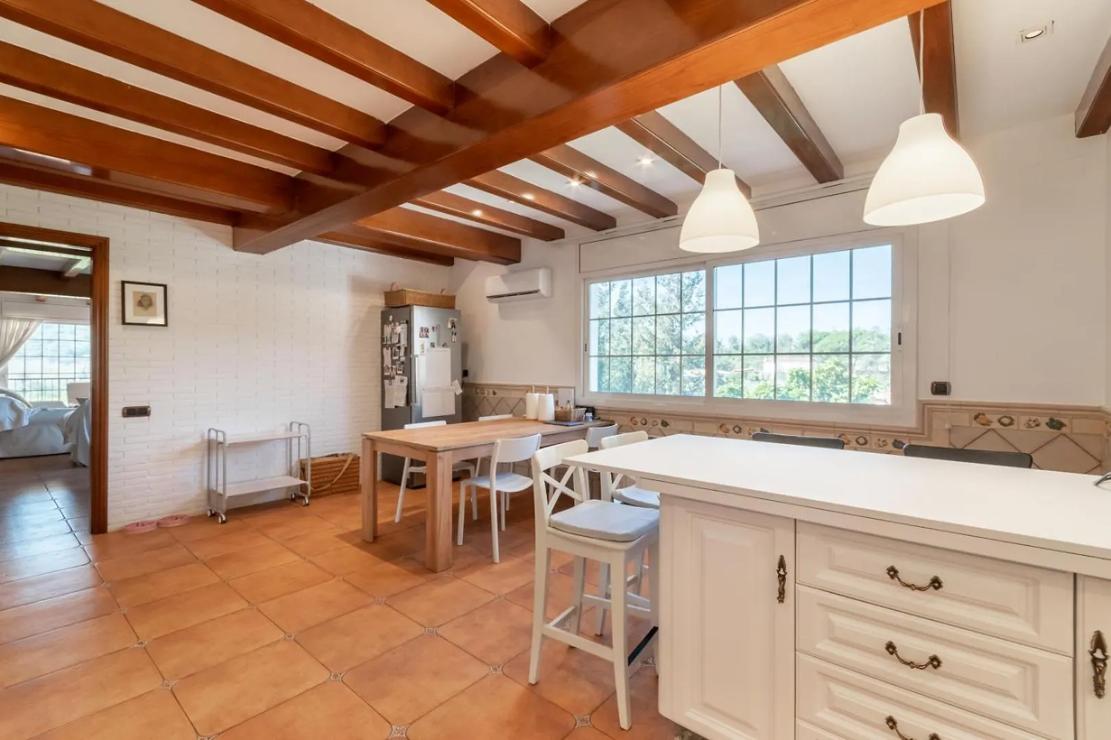 Large 5-Bed Villa, Mountain And Beach, At 30' From Barcelona Vallromanes Villa