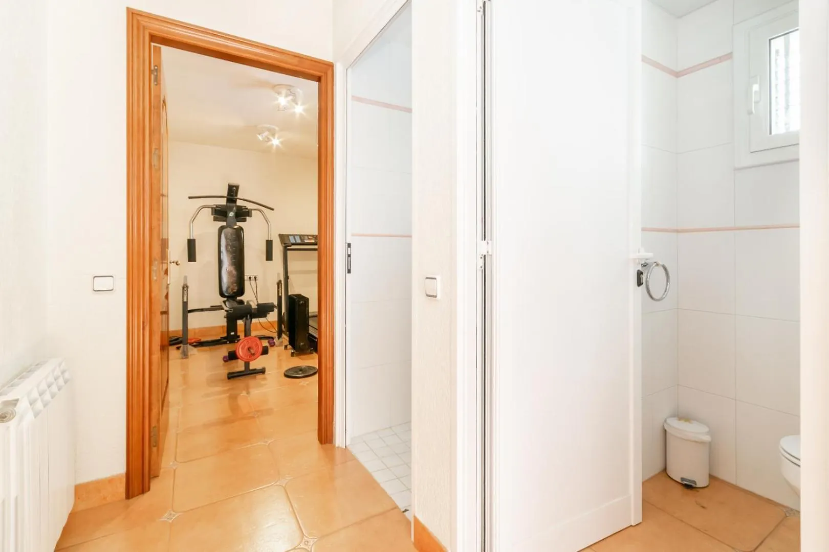 Large 5-Bed Villa, Mountain And Beach, At 30' From Barcelona Vallromanes Villa