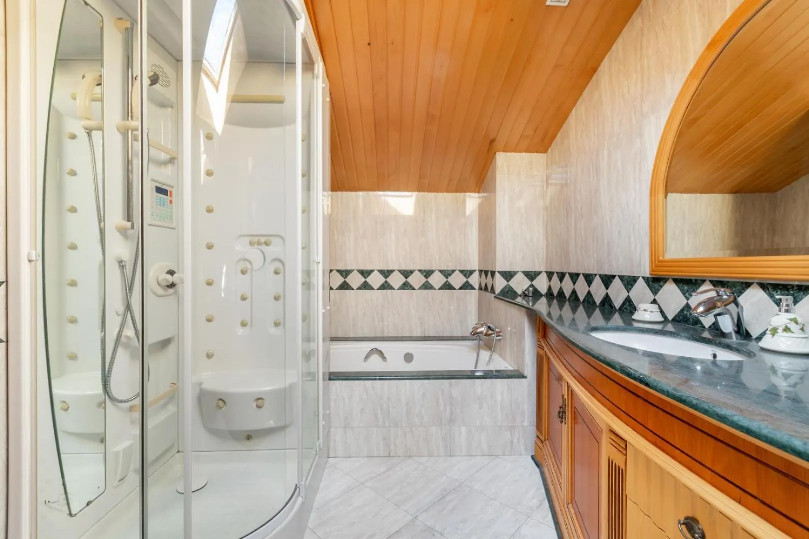Villa Large 5-Bed Villa, Mountain And Beach, At 30' From Barcelona Vallromanes Spain