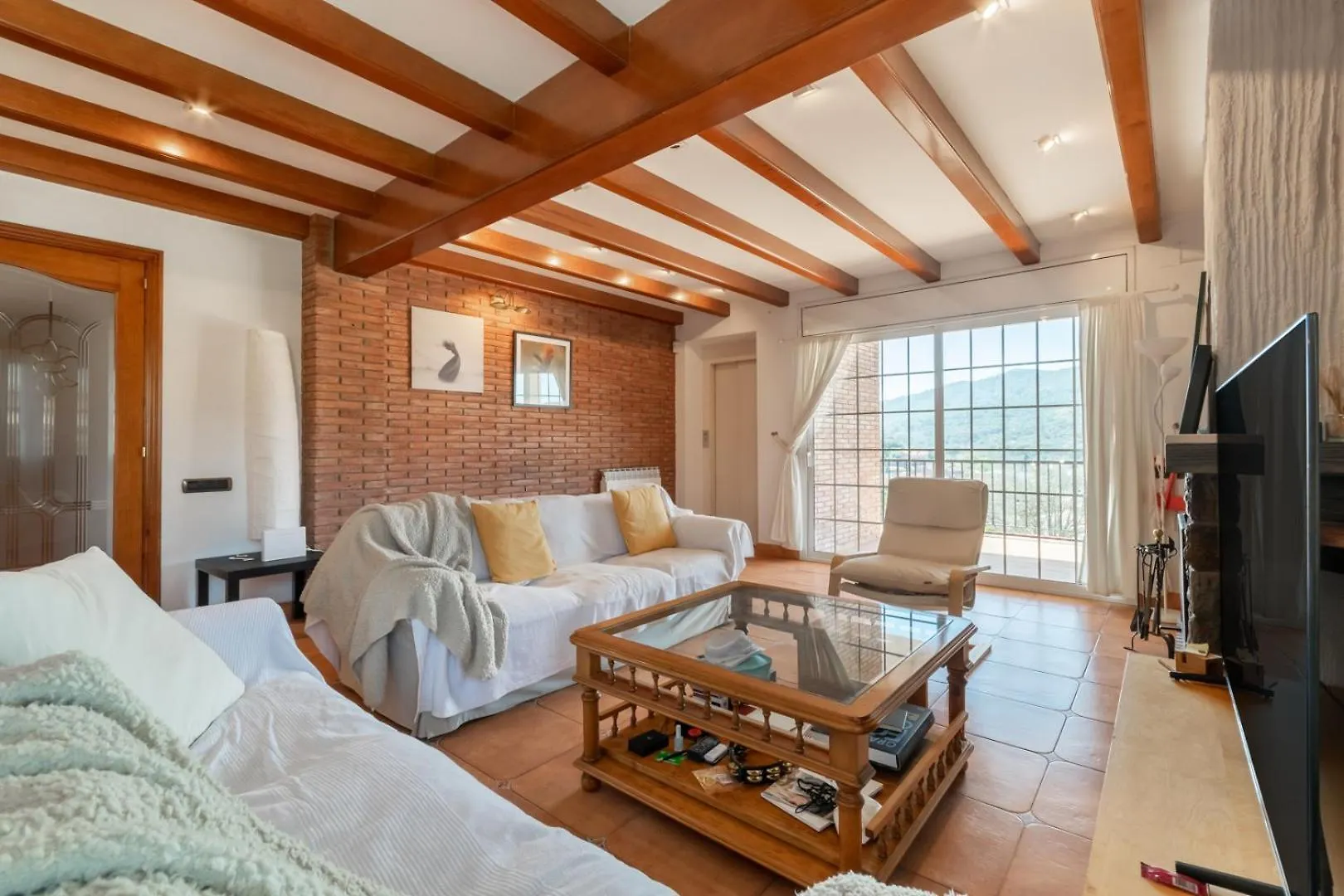 Large 5-Bed Villa, Mountain And Beach, At 30' From Barcelona Vallromanes Spain