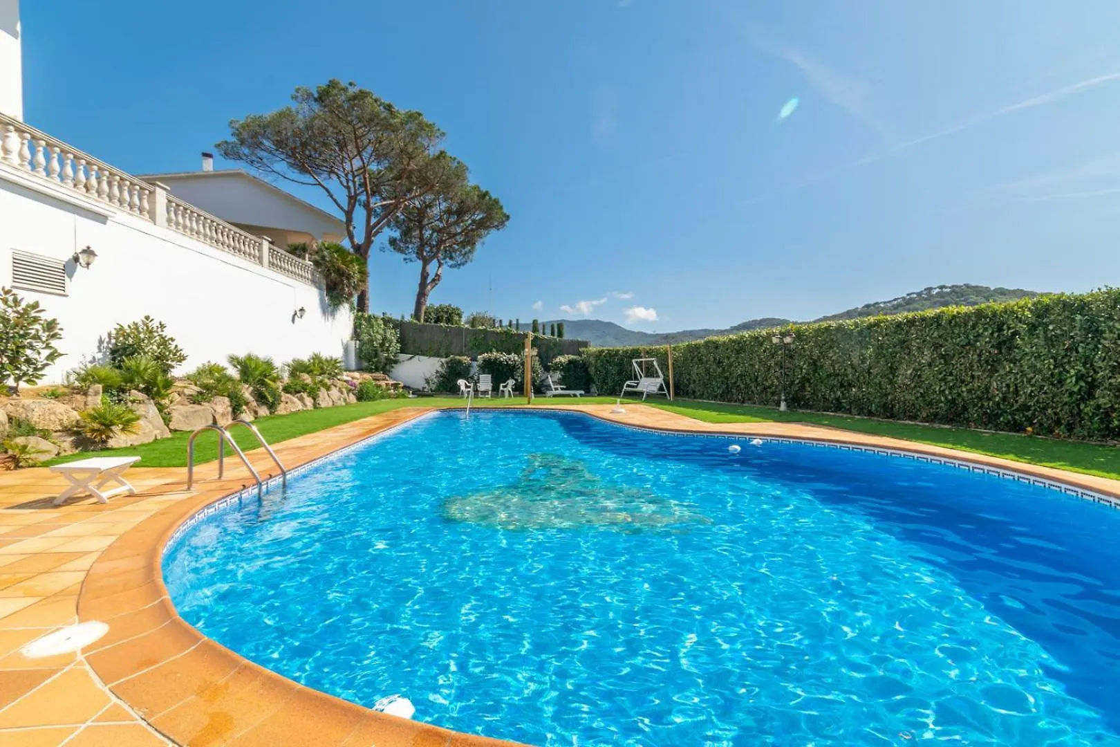 Villa Large 5-Bed Villa, Mountain And Beach, At 30' From Barcelona Vallromanes