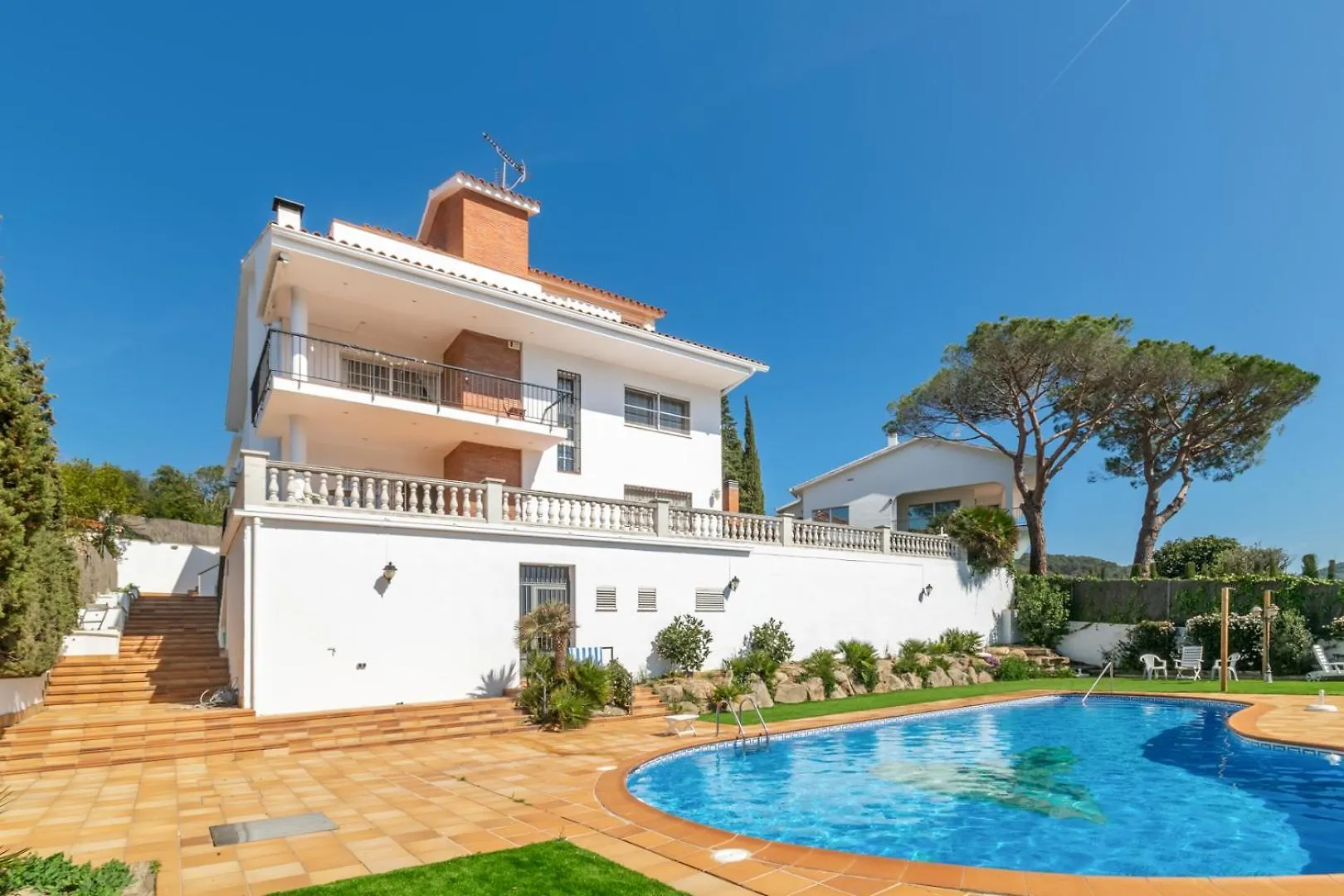 Villa Large 5-Bed Villa, Mountain And Beach, At 30' From Barcelona Vallromanes Spain