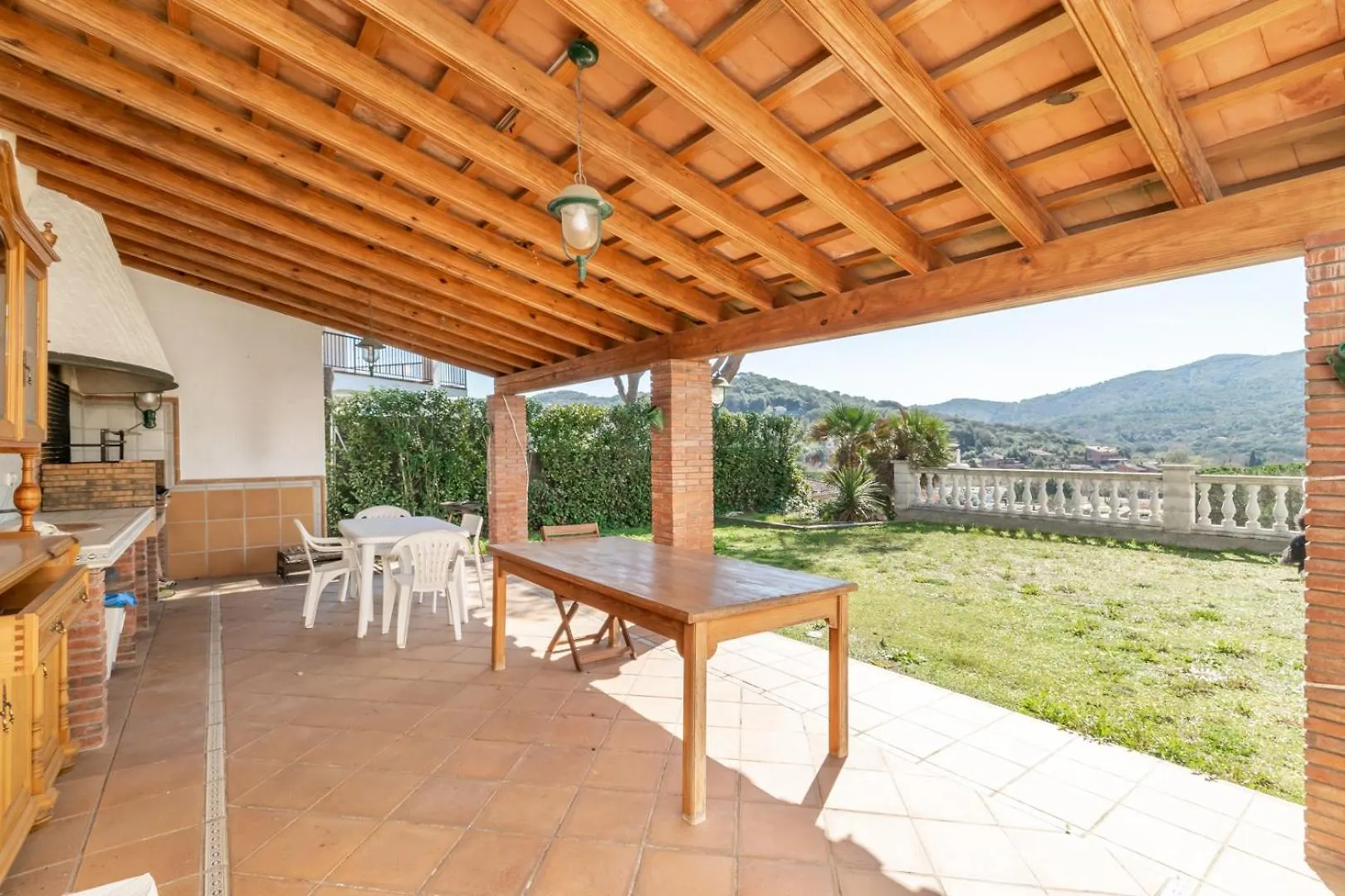 Villa Large 5-Bed Villa, Mountain And Beach, At 30' From Barcelona Vallromanes
