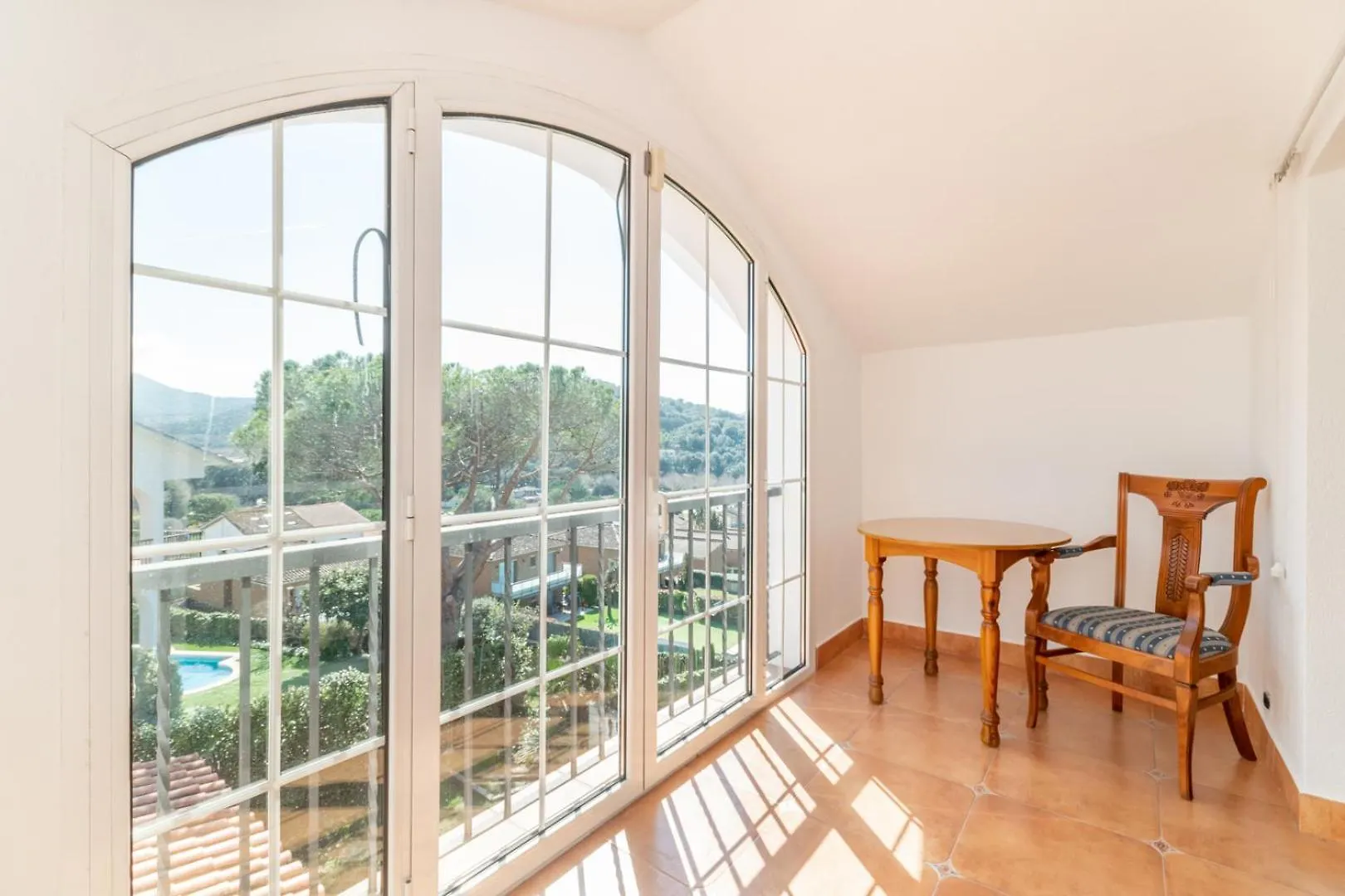Villa Large 5-Bed Villa, Mountain And Beach, At 30' From Barcelona Vallromanes