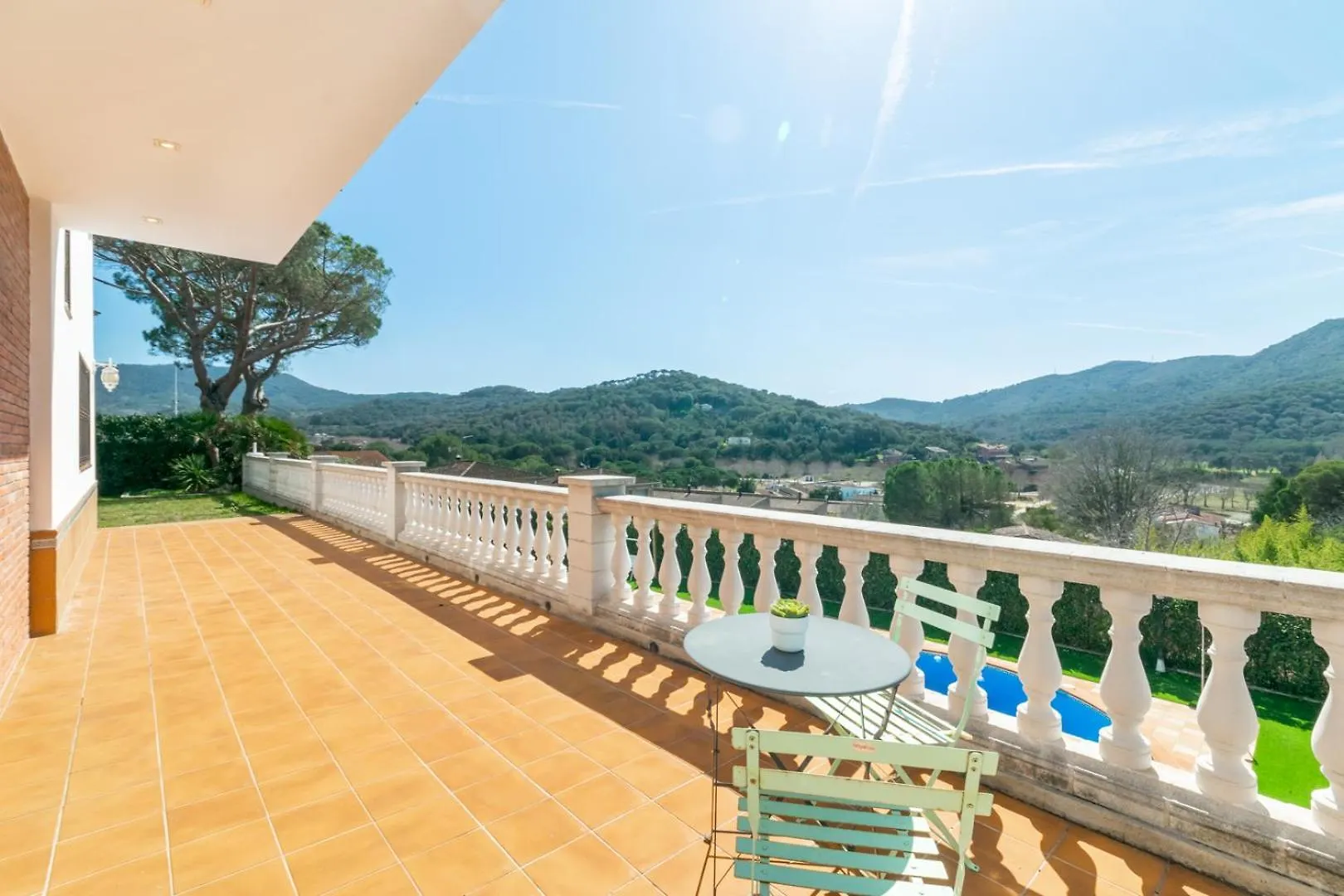 Large 5-Bed Villa, Mountain And Beach, At 30' From Barcelona Vallromanes